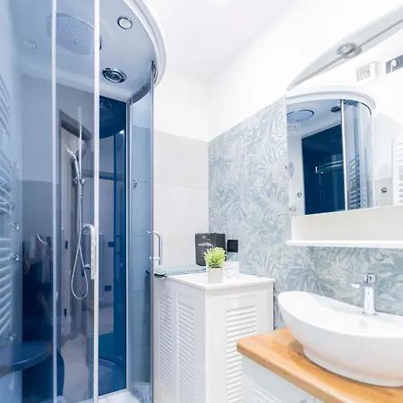 307 - Casa Sara, 5 Minuti Di Auto Dal Mare E Dal Centro Di Sestri, Con Parcheggio Privato *