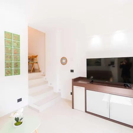 307 - Casa Sara, 5 Minuti Di Auto Dal Mare E Dal Centro Di Sestri, Con Parcheggio Privato Appartamento