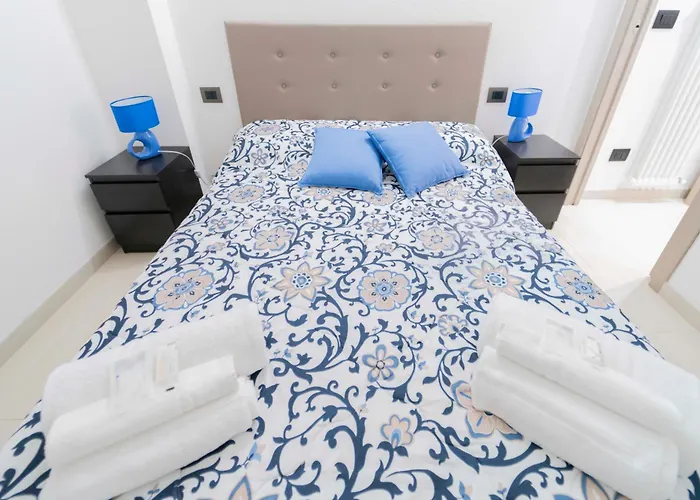307 - Casa Sara, 5 Minuti Di Auto Dal Mare E Dal Centro Di Sestri, Con Parcheggio Privato Apartmán