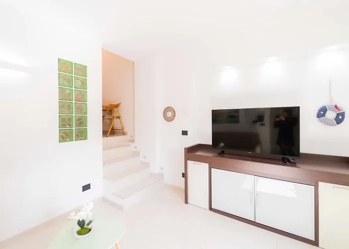 307 - Casa Sara, 5 Minuti Di Auto Dal Mare E Dal Centro Di Sestri, Con Parcheggio Privato Apartmán